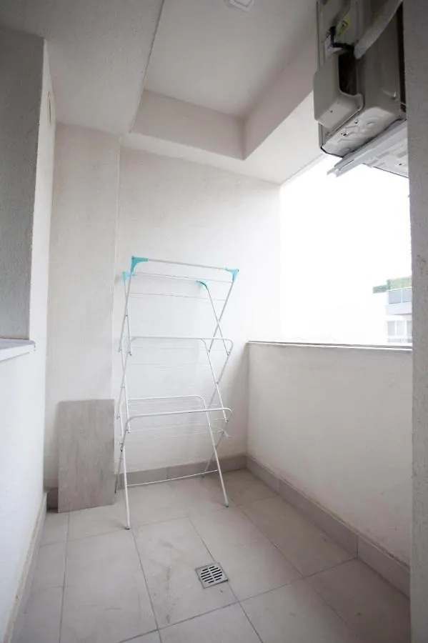 Private Jacuzzi Apartment W/ Parking Spot Bukarest