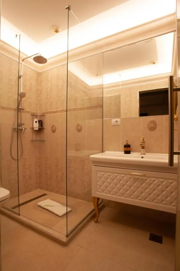Private Jacuzzi Apartment W/ Parking Spot Bukarest