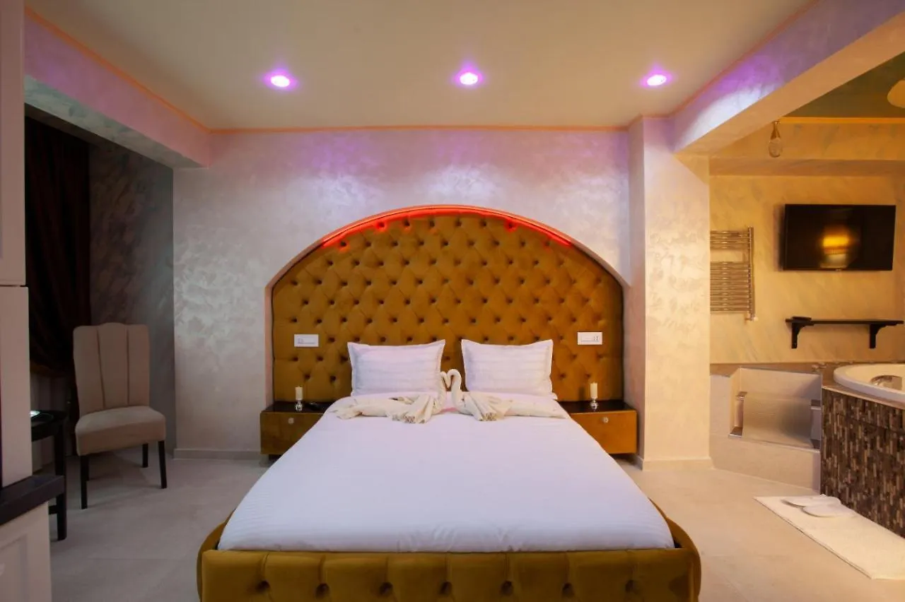 Private Jacuzzi Apartment W/ Parking Spot Bucareste Roménia